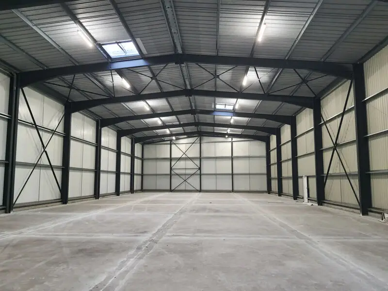 interieur entrepot stockage box construction metallique bouquet